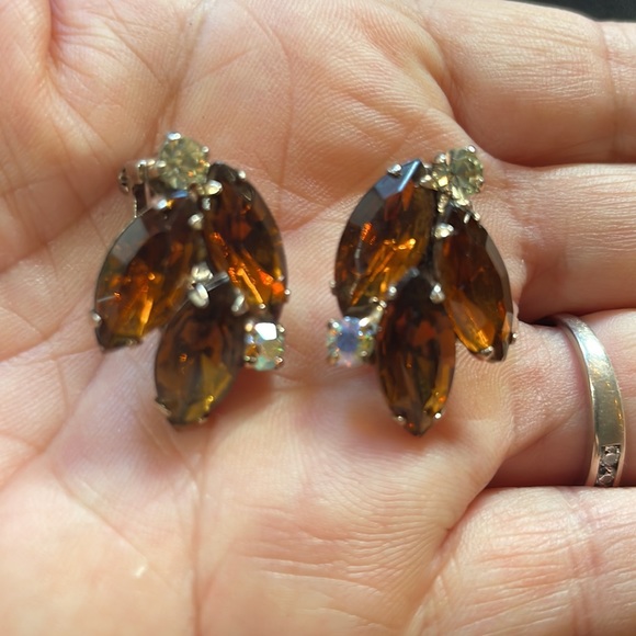 Brown and AB Flower Bead Cluster Clip on Earrings- in good condition - Picture 8 of 9